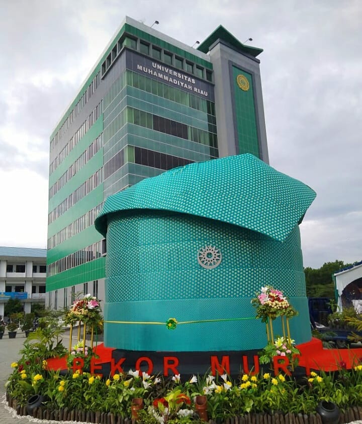 Perbankan Syariah Ikut Memeriahkan Rekor Muri Tanjak terbesar di Universitas Muhammadiyah Riau