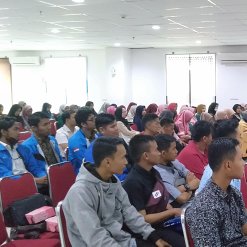 Mahasiswa Perbankan Syariah memeriahkan dan mengikuti acara yang diselenggarakan Fakultas Studi Islam Seminar 'The Miracle Of Hijrah'.