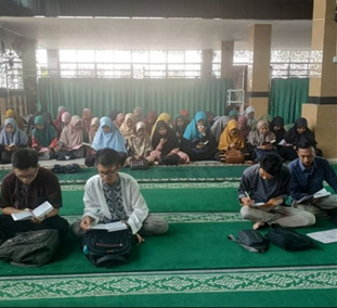kajian Rutin Fakultas Studi Islam Yang di laksanakan Oleh Mahasiswa Perbankan Syariah Dengan Tema " Optimalisai Ziswaf Di Era Milineal"