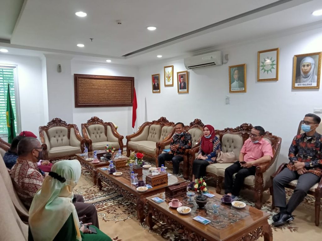 Kegiatan pendampingan program SMK Pusat keunggulan dengan SMK Bina Profesi